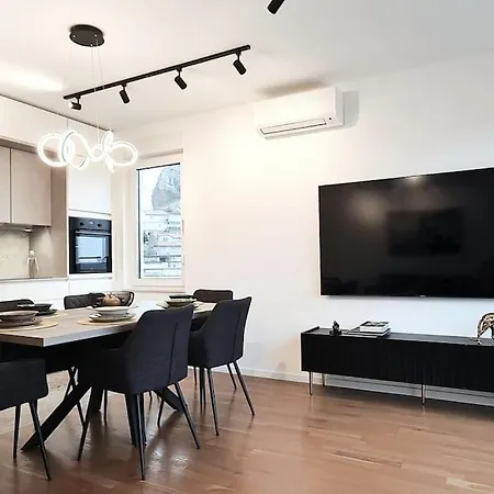 Ilari - Luxury 100m2 Penthouse, Terrace & View In *