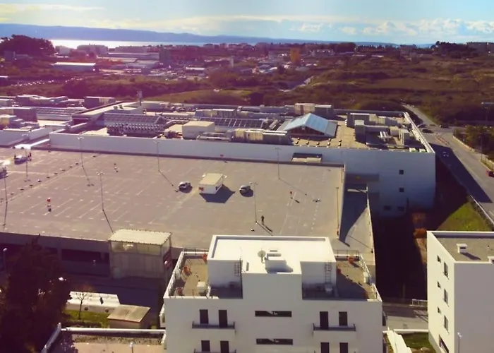 Ilari - Luxury 100m2 Penthouse, Terrace & View In *