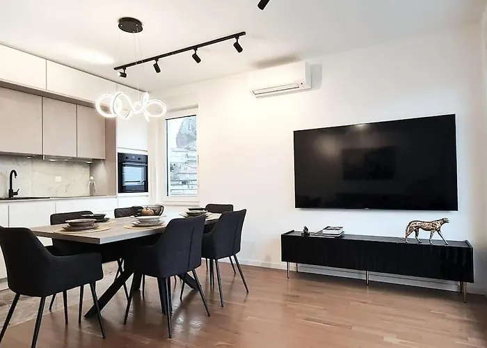 Ilari - Luxury 100m2 Penthouse, Terrace & View In *