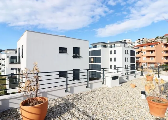 Ilari - Luxury 100m2 Penthouse, Terrace & View In * Split