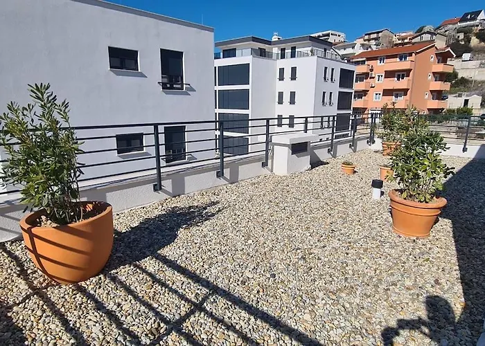 Ilari - Luxury 100m2 Penthouse, Terrace & View In Lägenhet *