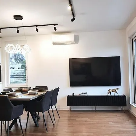 Ilari - Luxury 100m2 Penthouse, Terrace & View In * Split