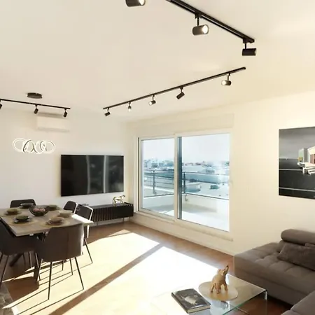 Ilari - Luxury 100m2 Penthouse, Terrace & View In 斯普利特