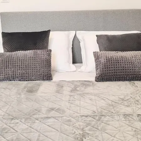 Ilari - Luxury 100m2 Penthouse, Terrace & View In Split