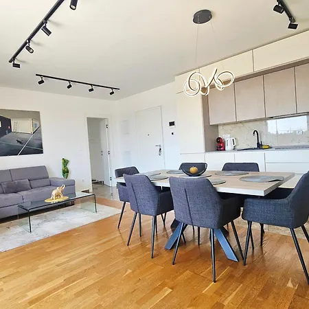 Ilari - Luxury 100m2 Penthouse, Terrace & View In 公寓