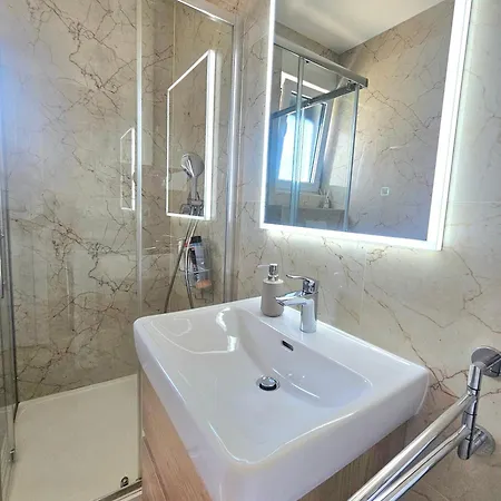 Ilari - Luxury 100m2 Penthouse, Terrace & View In 公寓 *