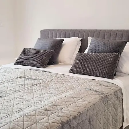 Ilari - Luxury 100m2 Penthouse, Terrace & View In Apartmán *